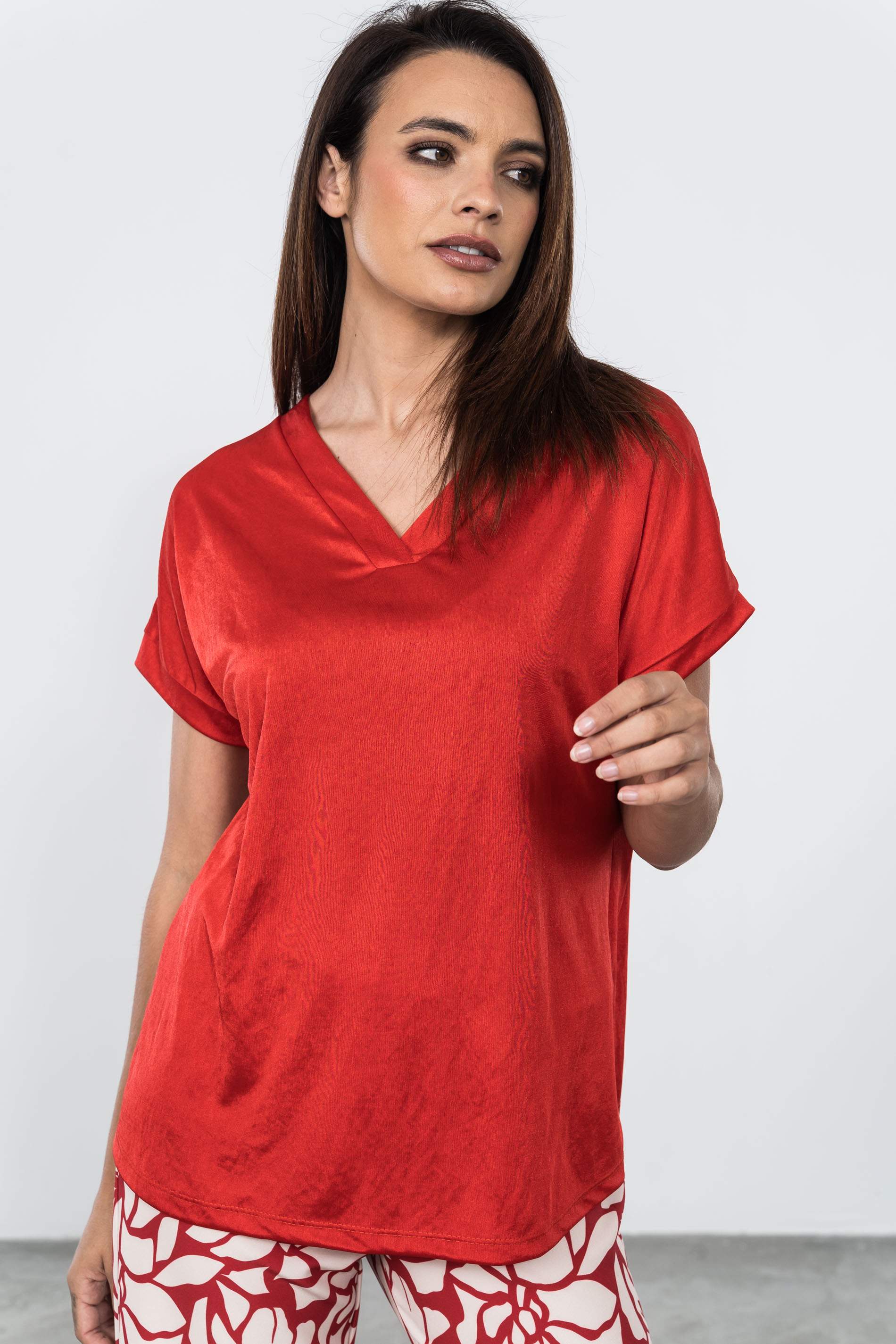 CAMISETA SATINADA ROJO