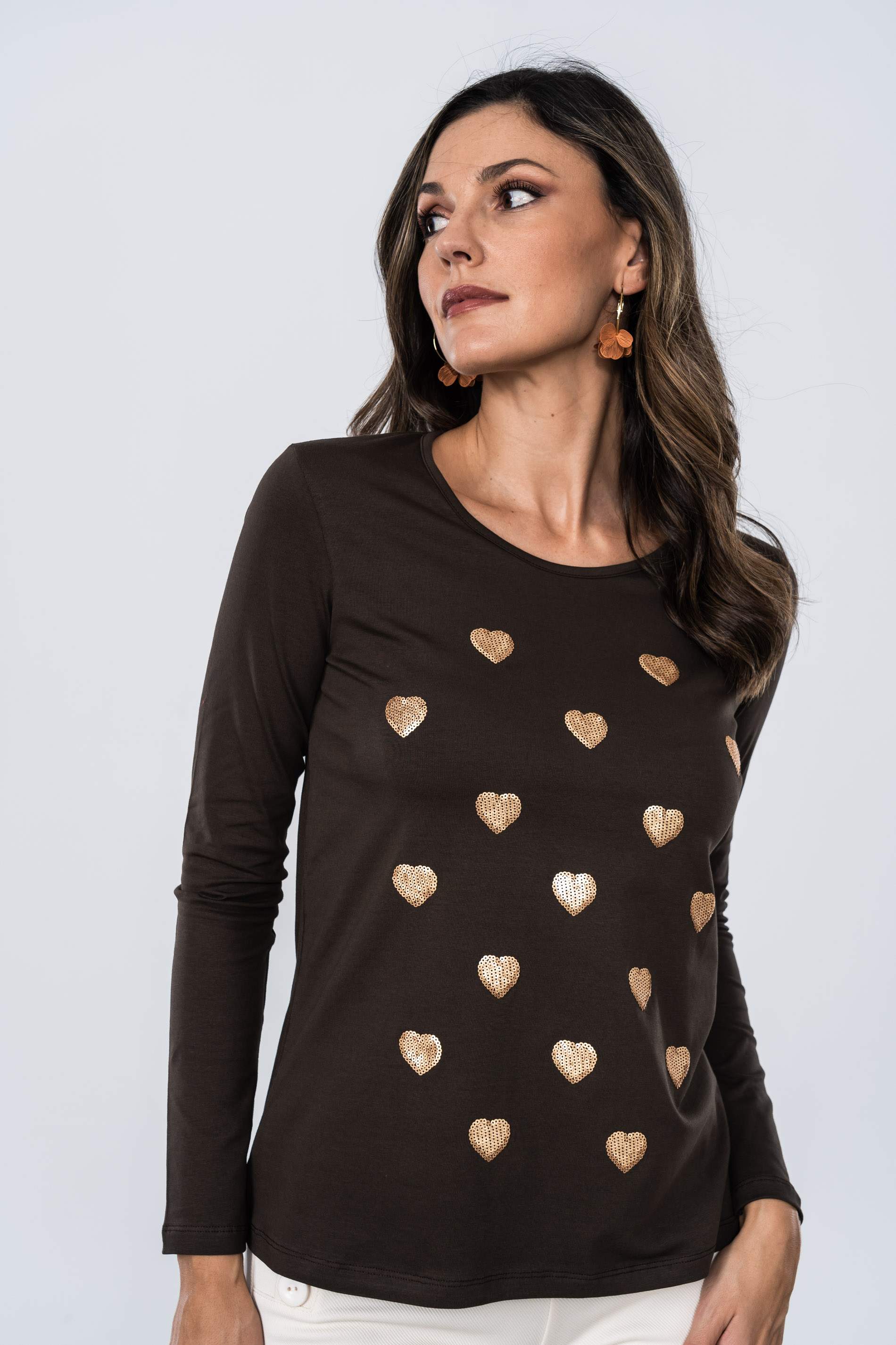 CAMISETA CORAZONES LENTEJUELAS MARRÓN M/L