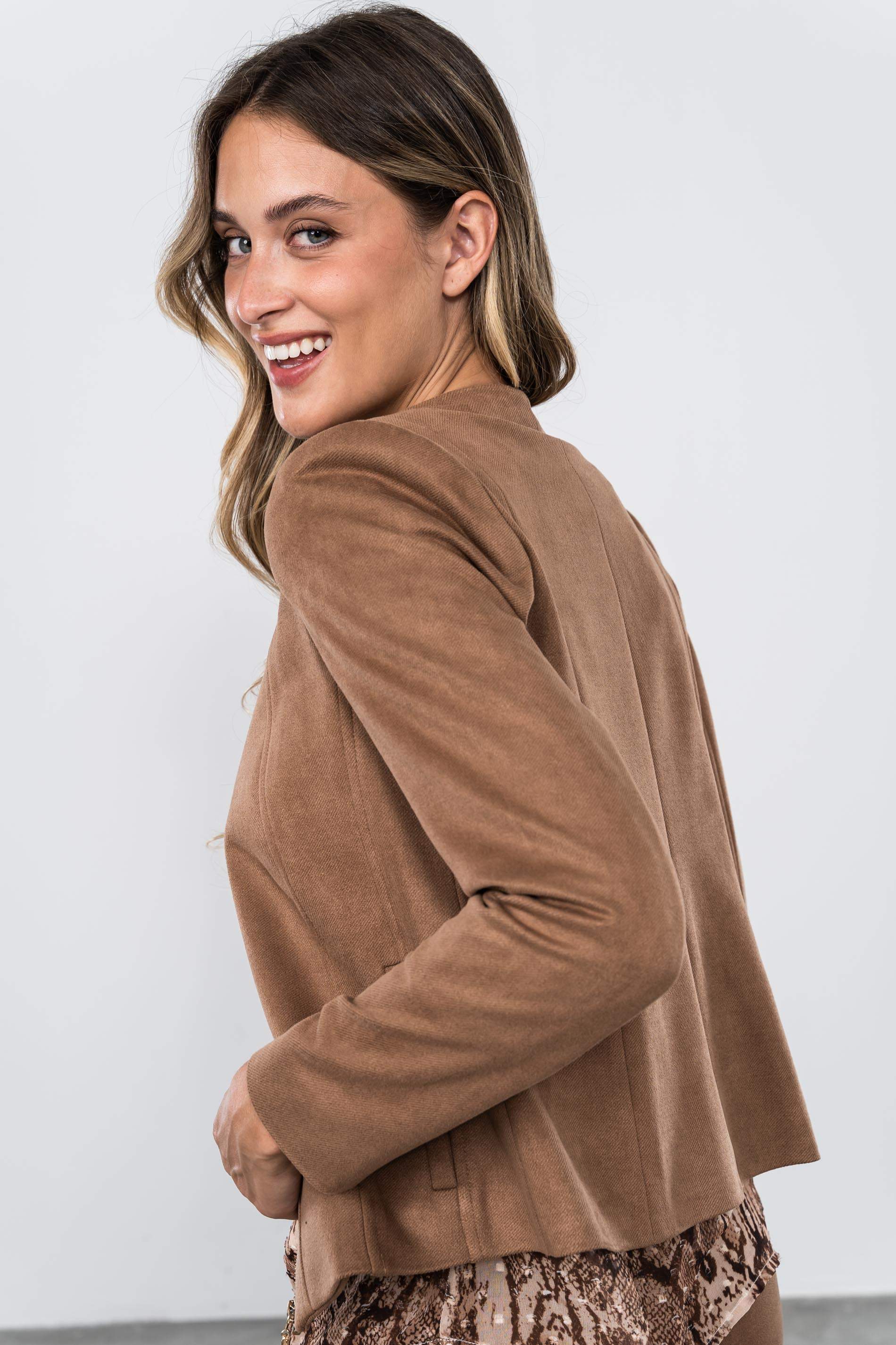 CHAQUETA CORTES CREMALLERA TAUPE