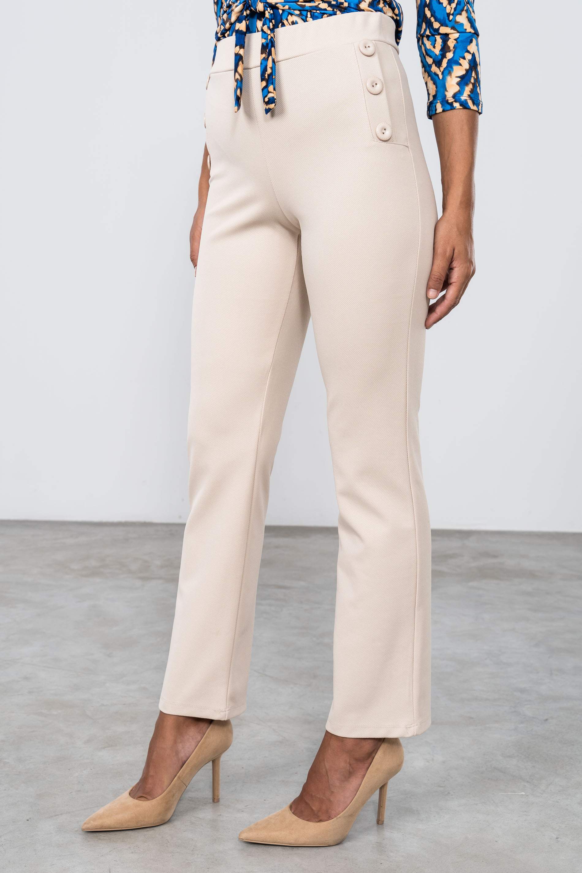 PANTALÓN BOTONES RECTO BEIGE