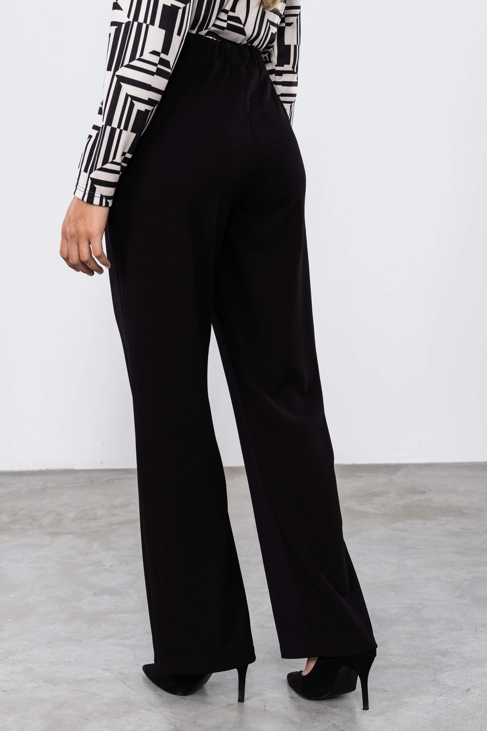 PANTALON RECTO GOMA NEGRO