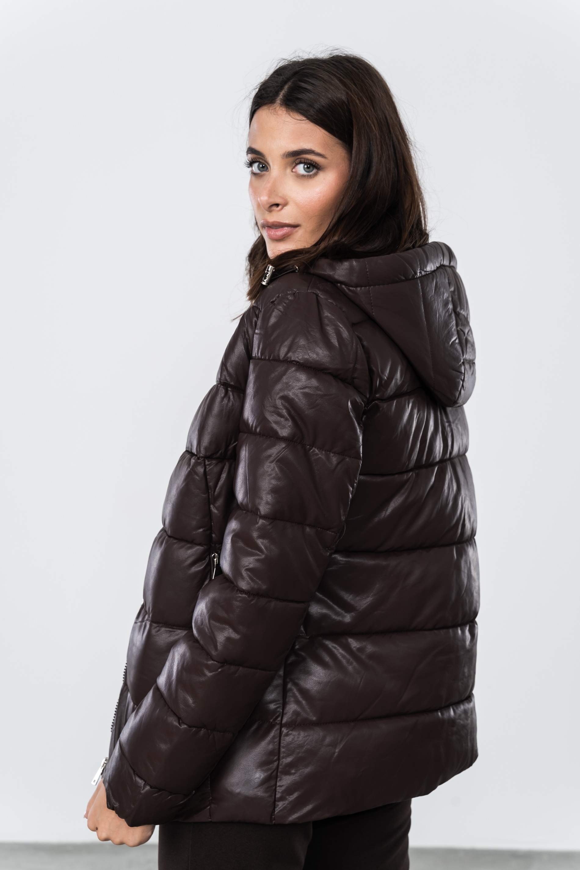 PARKA ACOLCHADA EFECTO PIEL CHOCOLATE