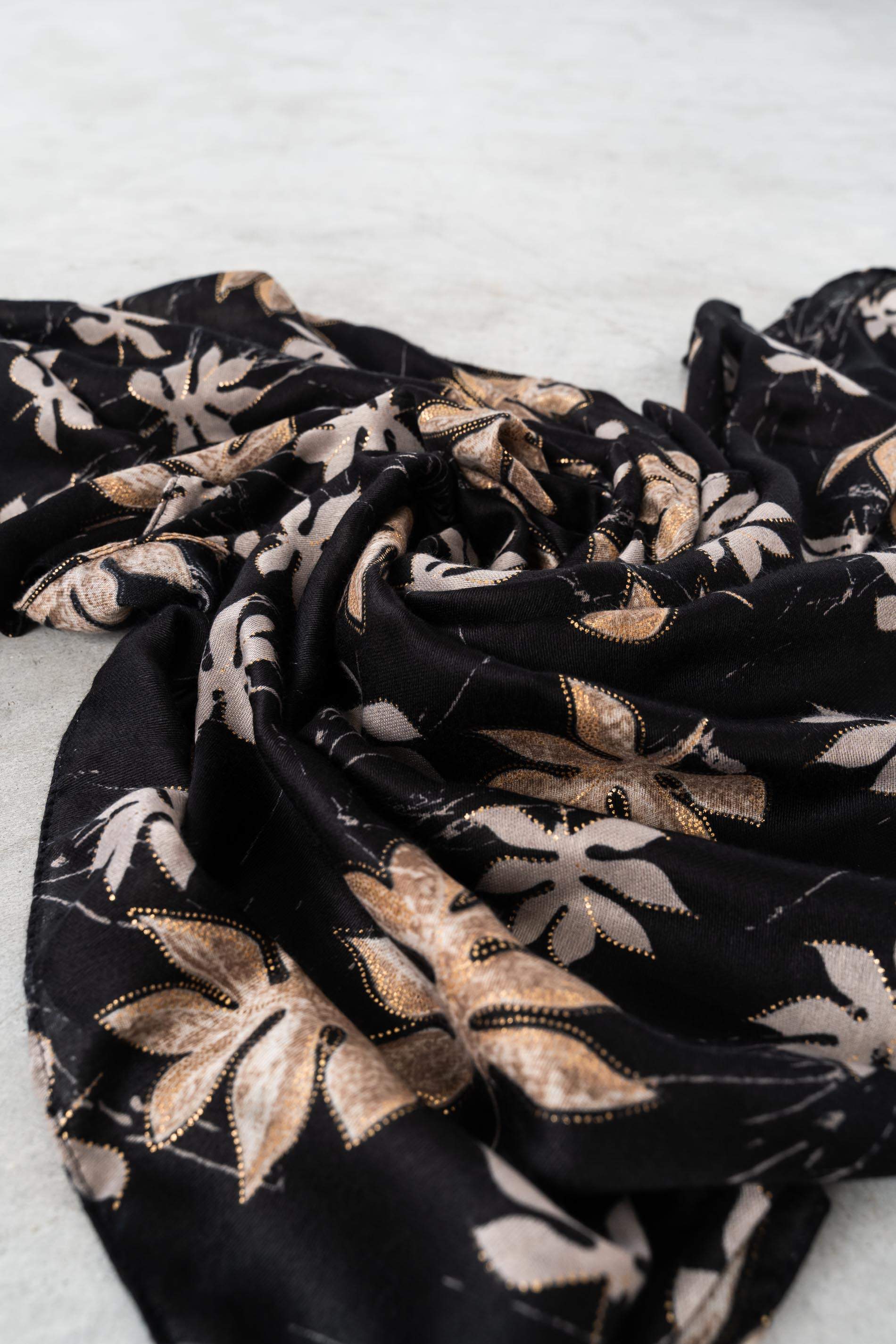 FOULARD HOJAS ORO