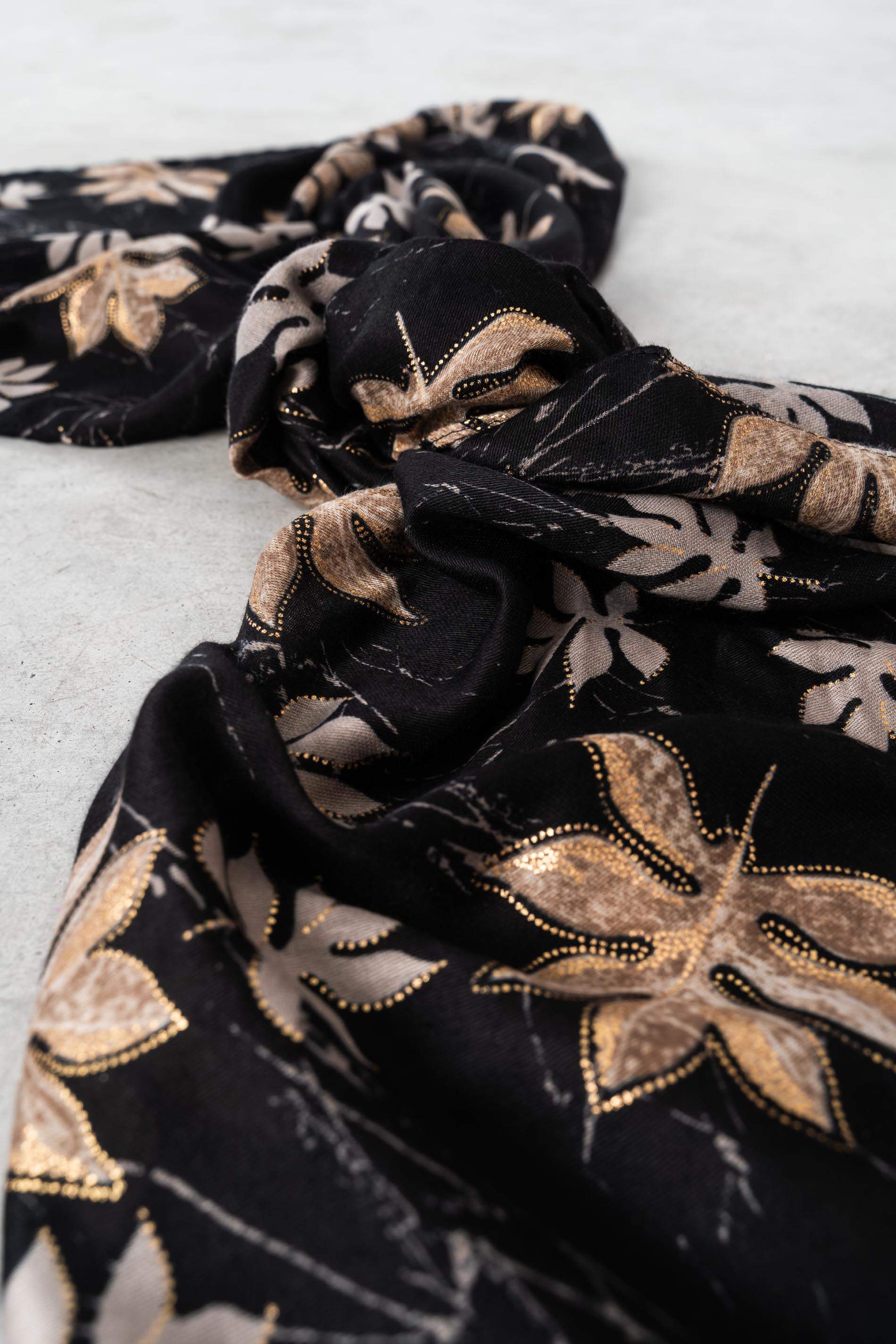 FOULARD HOJAS ORO