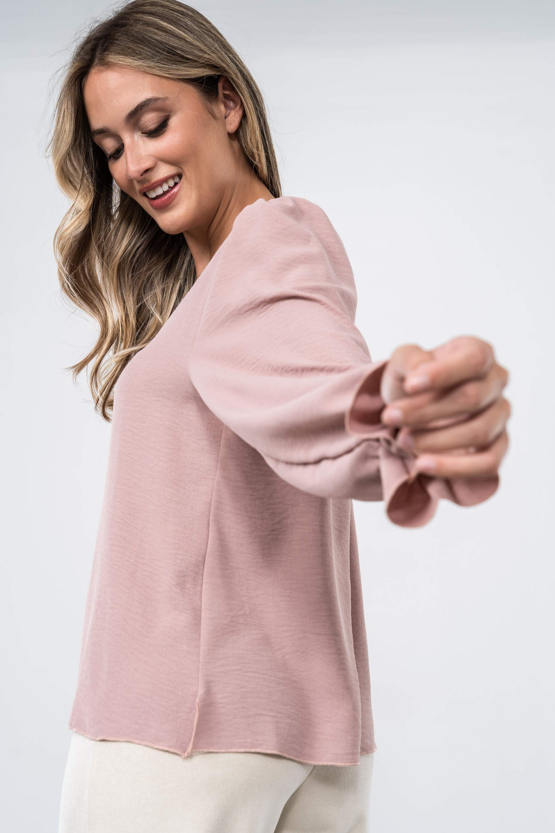 BLUSA C/PICO PUNTILLAS NUDE