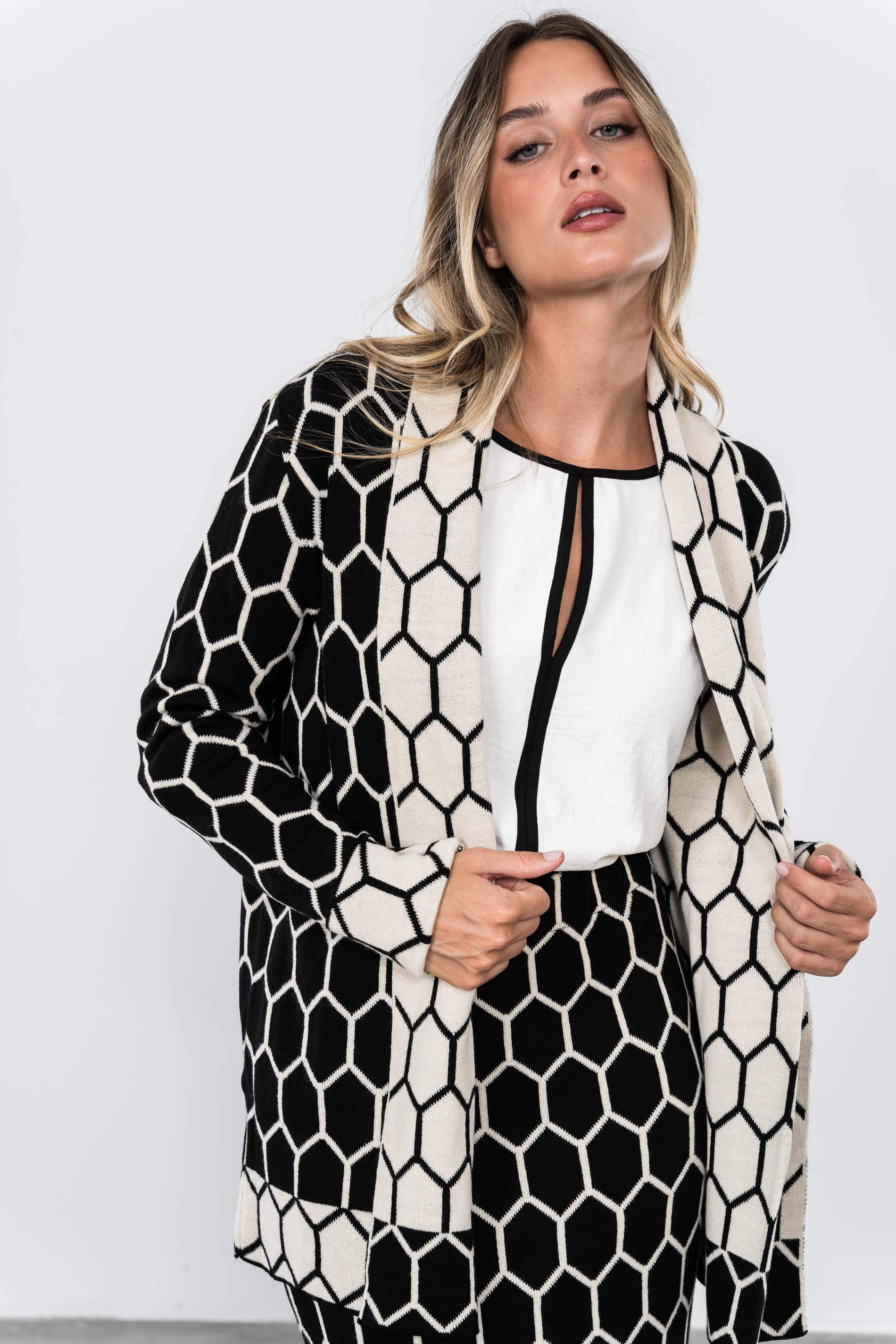 CHAQUETA SOLAPAS PANEL NEGRO