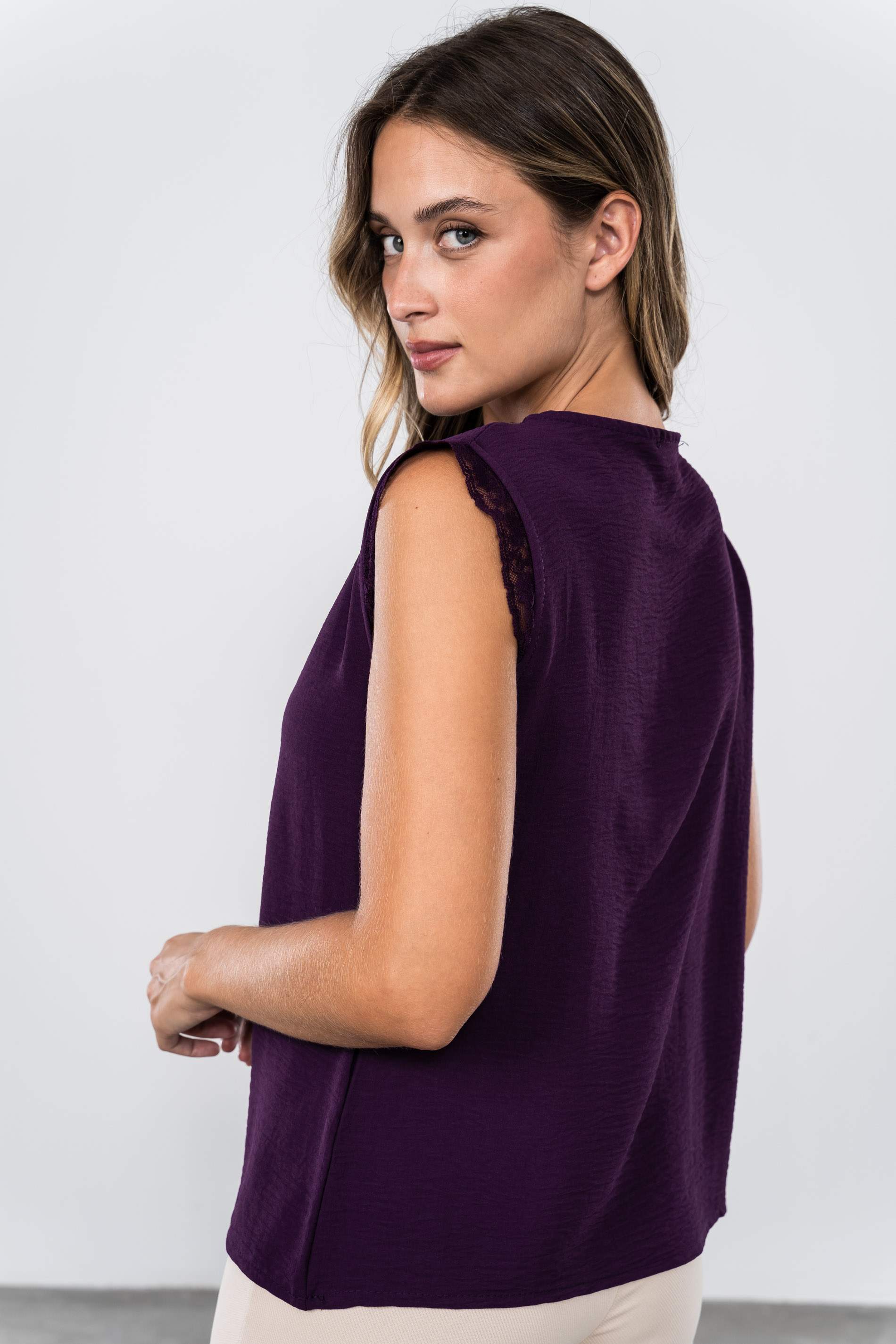 BLUSA ENCAJE MANGA SISA MORADO