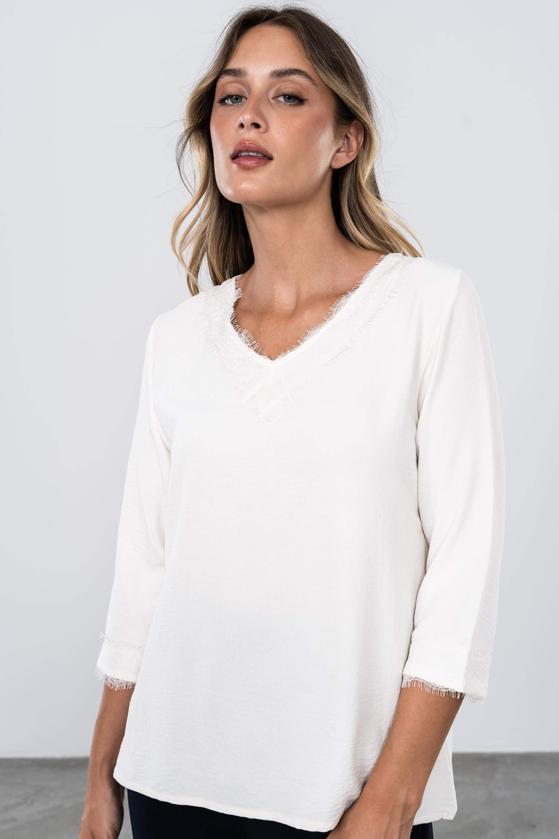 BLUSA ENCAJE MANGA FRANCESA CRUDO