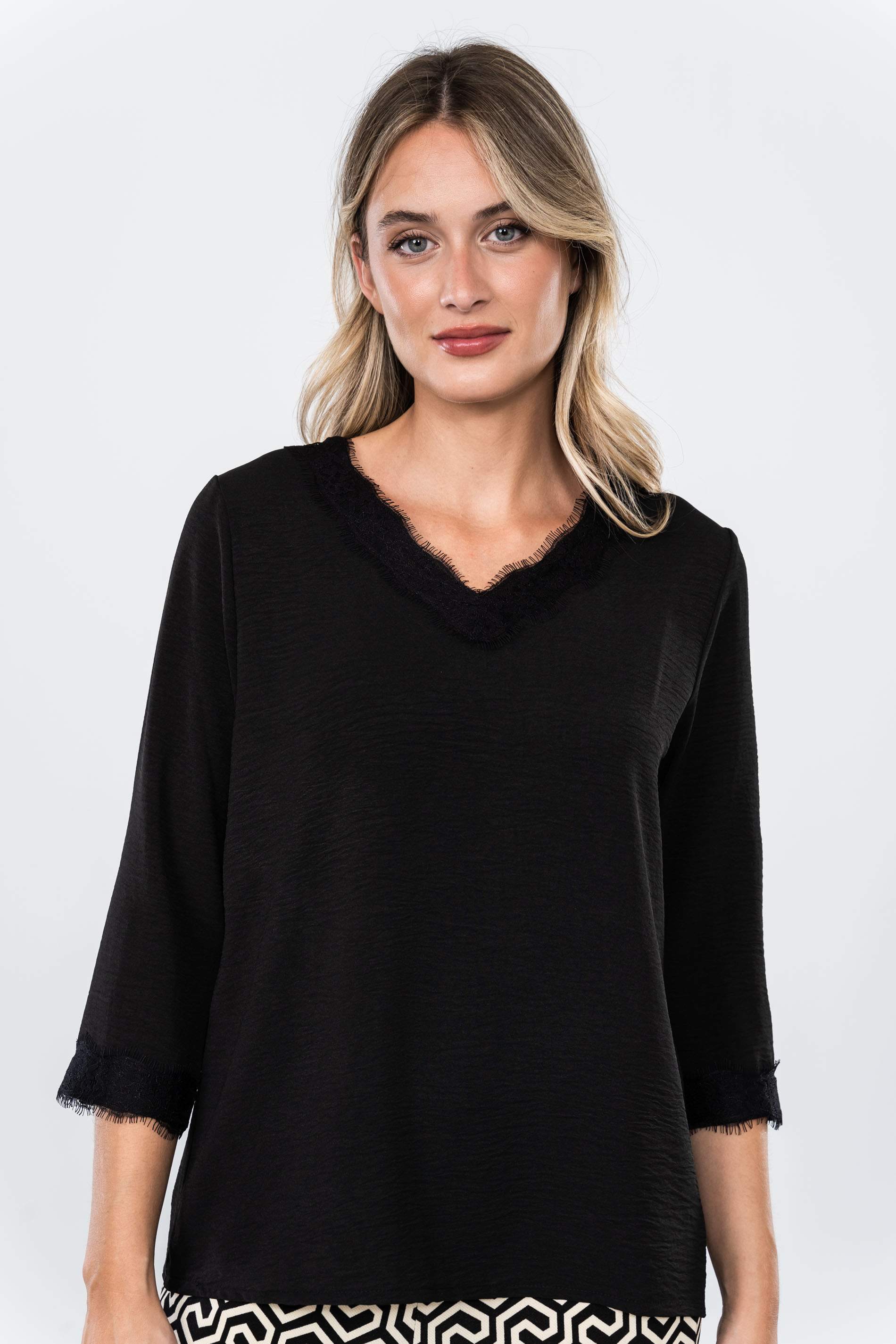 BLUSA ENCAJE MANGA FRANCESA NEGRO 